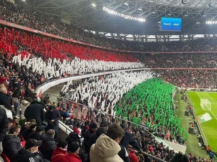 ÚJRA SZÓLJON: HAJRÁ MAGYAROK!