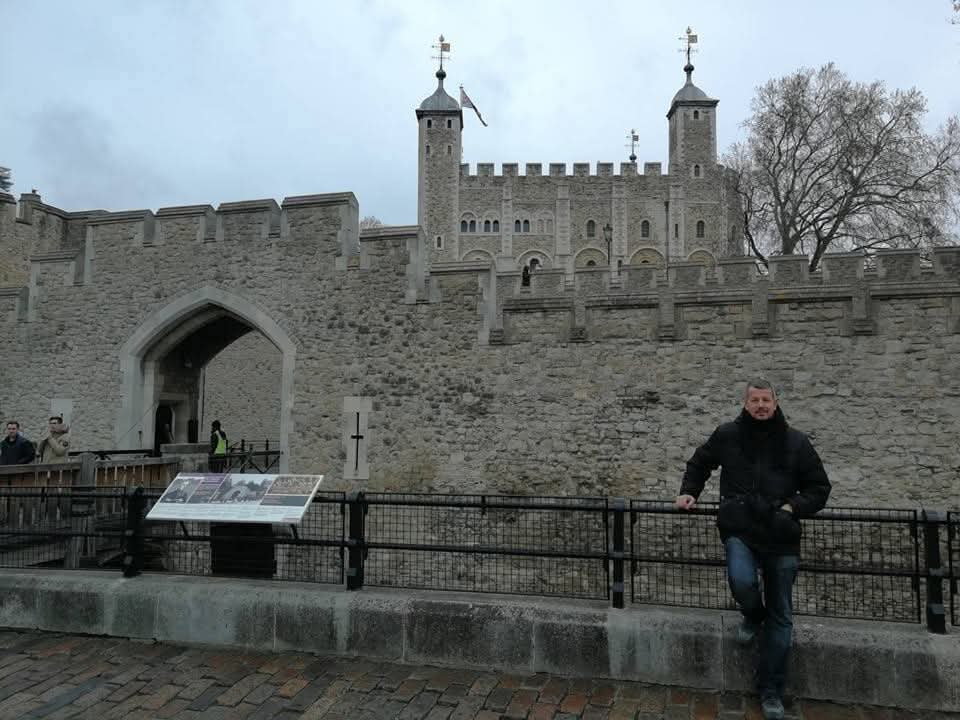 LONDONI RANDEVÚ